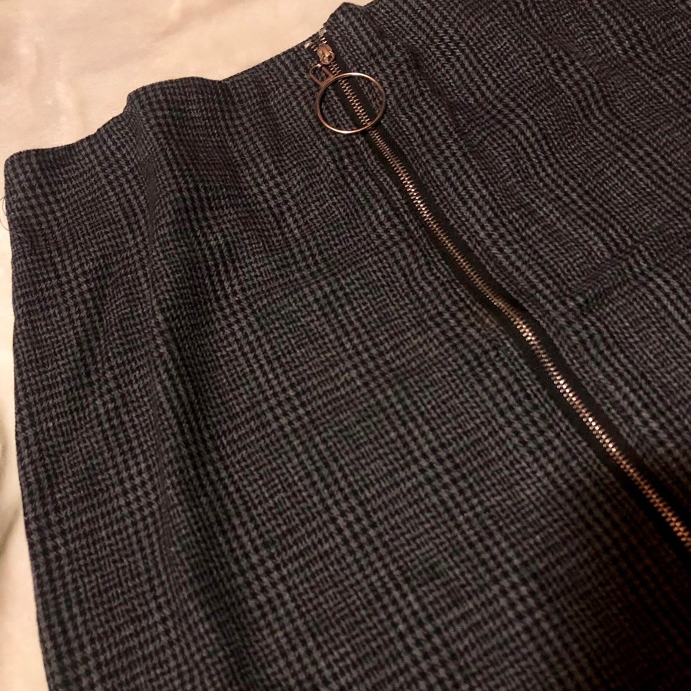 ✨ NEW Grey plaid skirt with ring loop zipper
